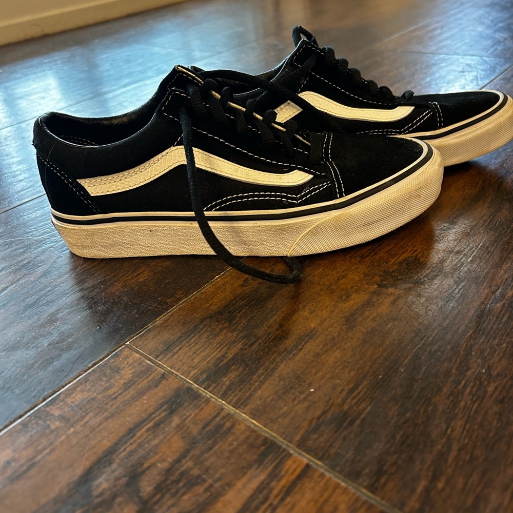 Black and white VANs